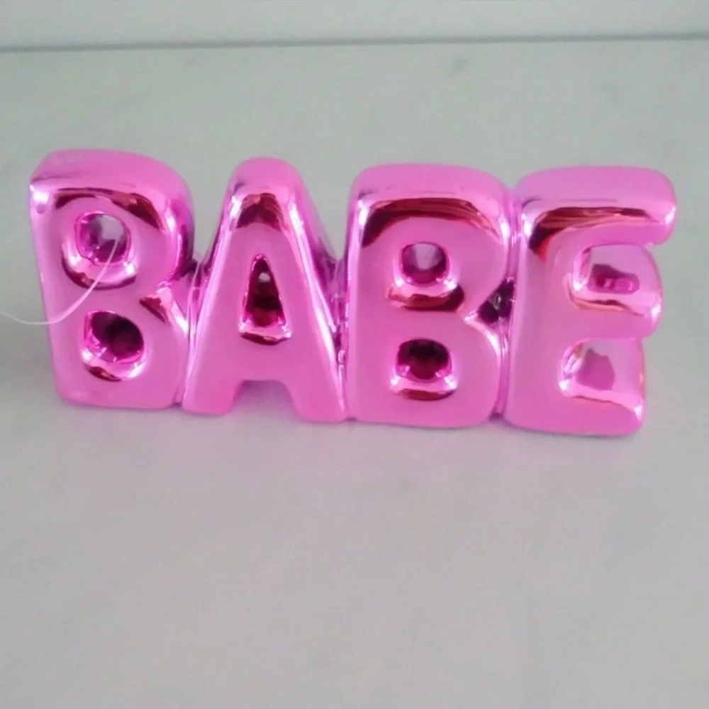 ✨Z GALLERIE BABE DECOR METALLIC PINK BOSS BABE SIGN OFFICE SIGN GLAM ROOM DECOR✨